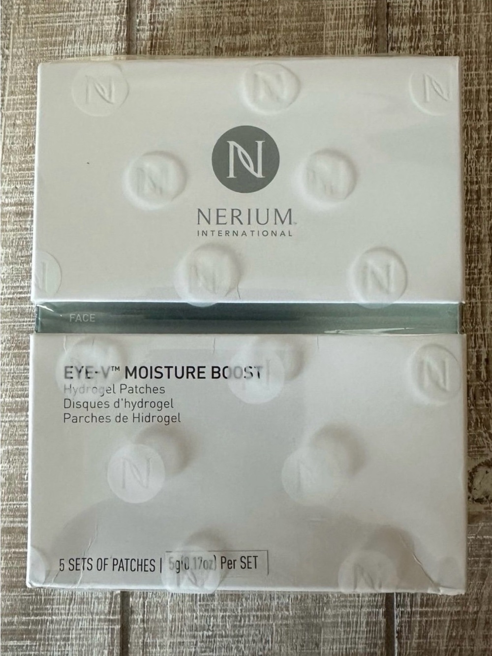 Nerium Eye™ Moisture Boost Hydrogel Patches - White and Silver Packaging